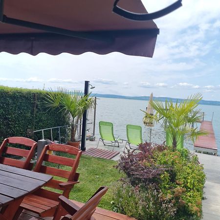 Flamingo Apartman Balatonszarszo Buitenkant foto