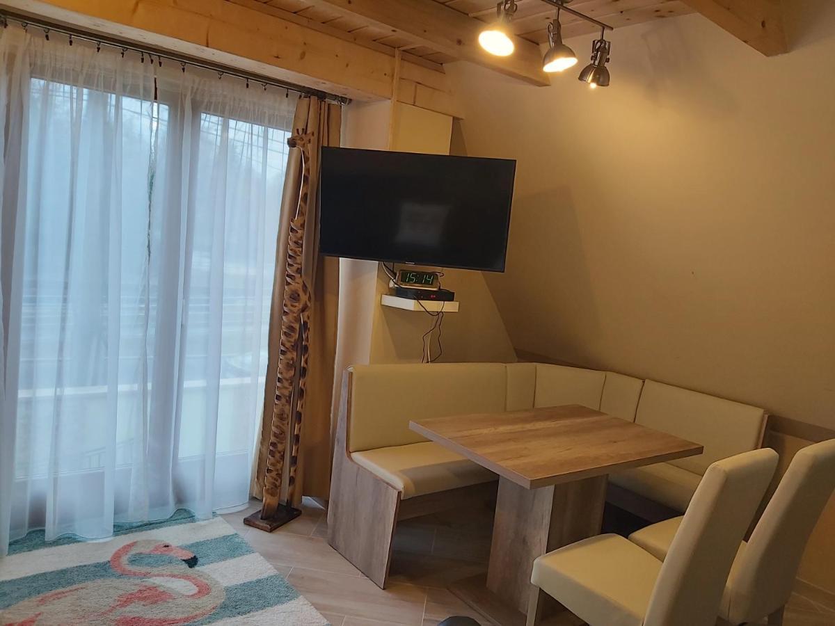 Flamingo Apartman Balatonszarszo Buitenkant foto