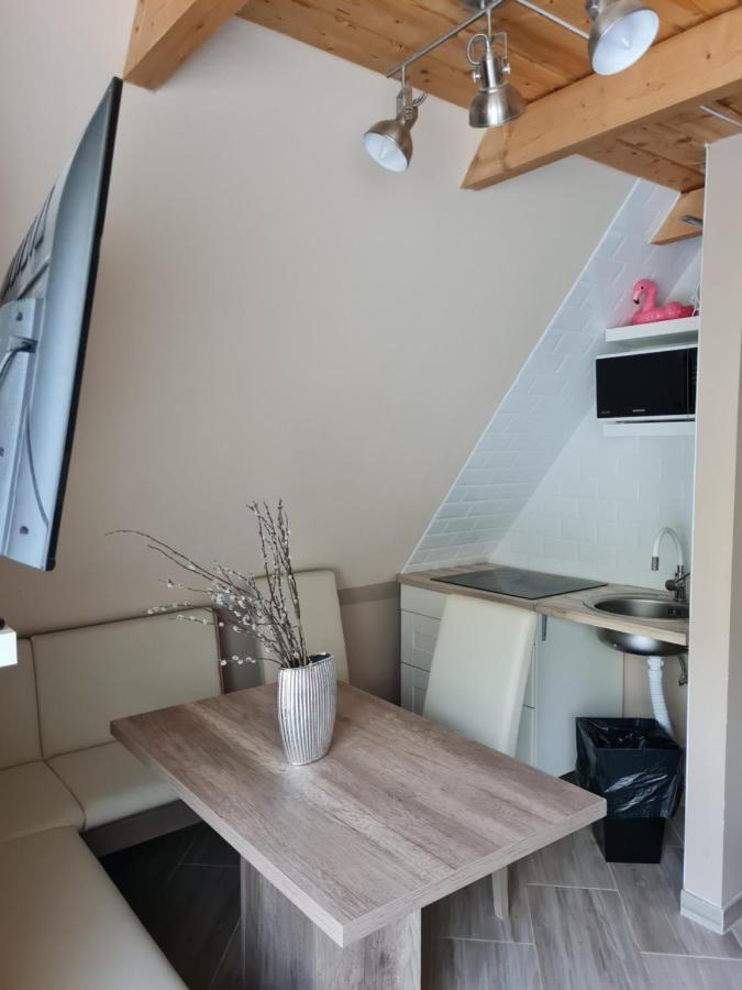 Flamingo Apartman Balatonszarszo Buitenkant foto