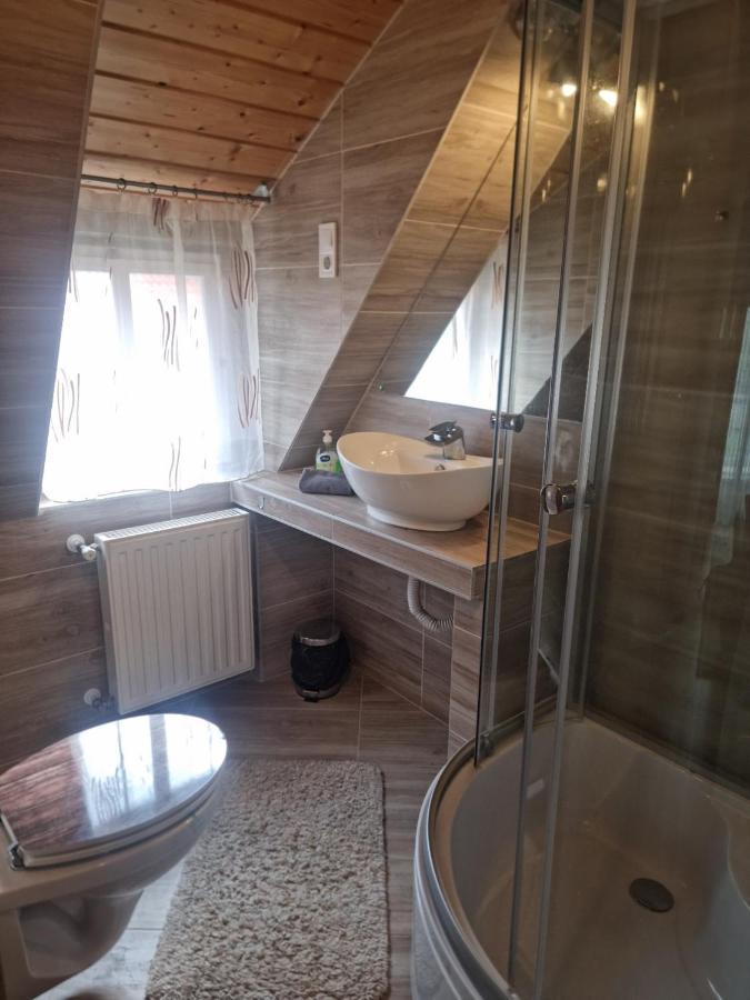 Flamingo Apartman Balatonszarszo Buitenkant foto