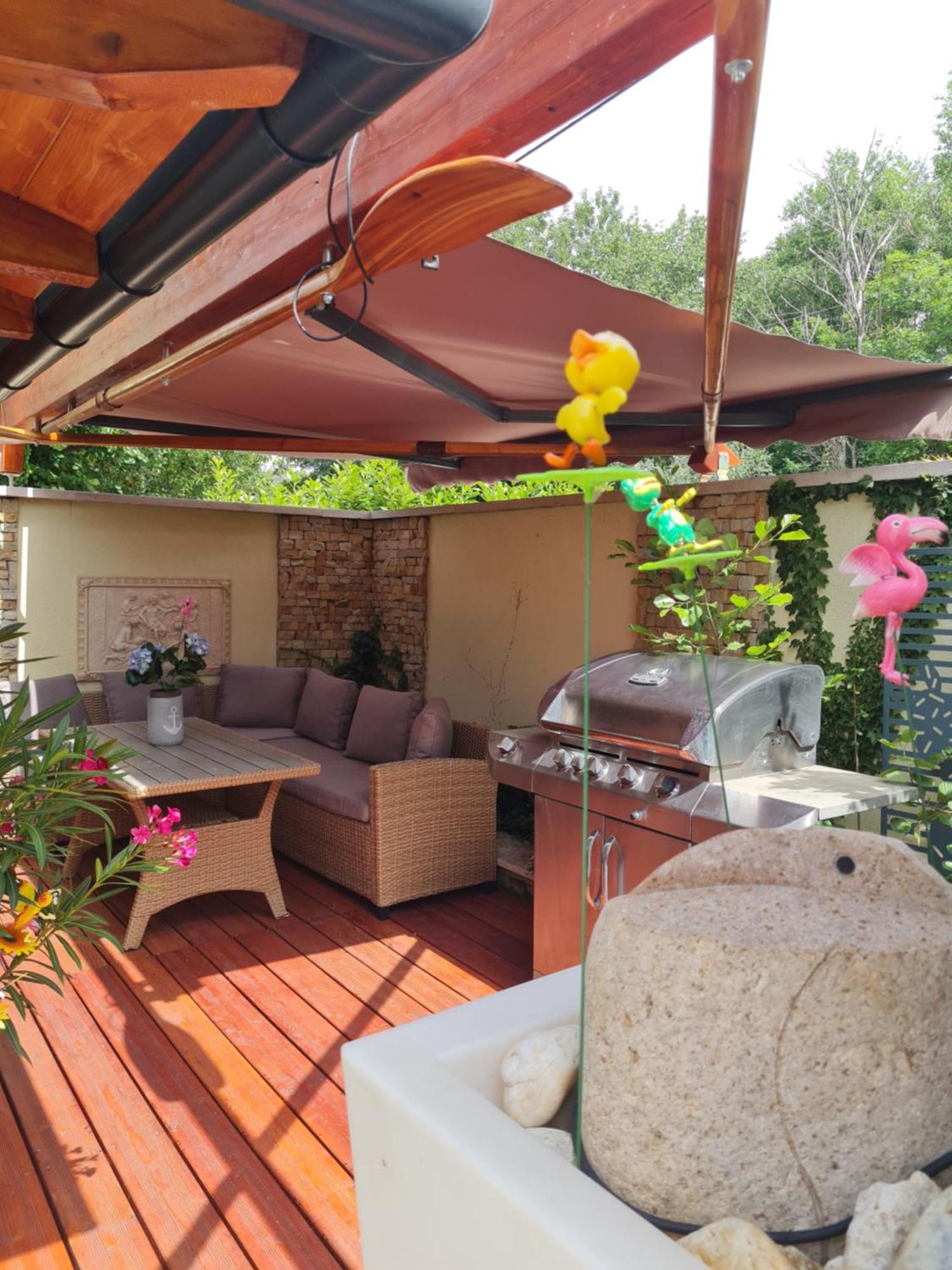 Flamingo Apartman Balatonszarszo Buitenkant foto